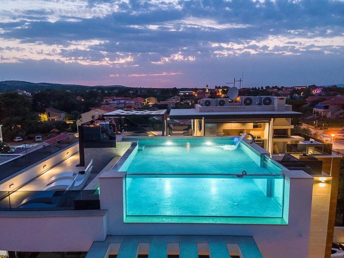 Grandpalazzo Apartments Vir Bagian luar foto