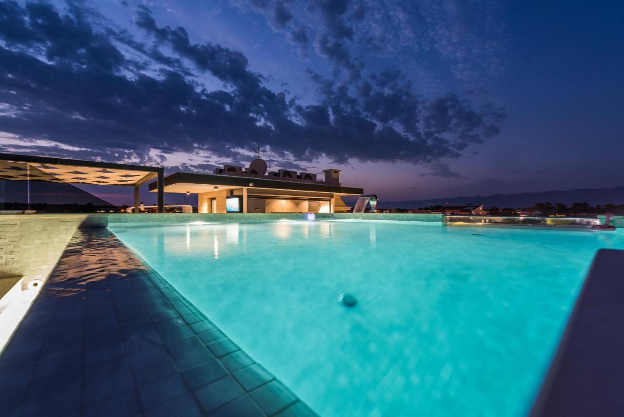 Grandpalazzo Apartments Vir Bagian luar foto
