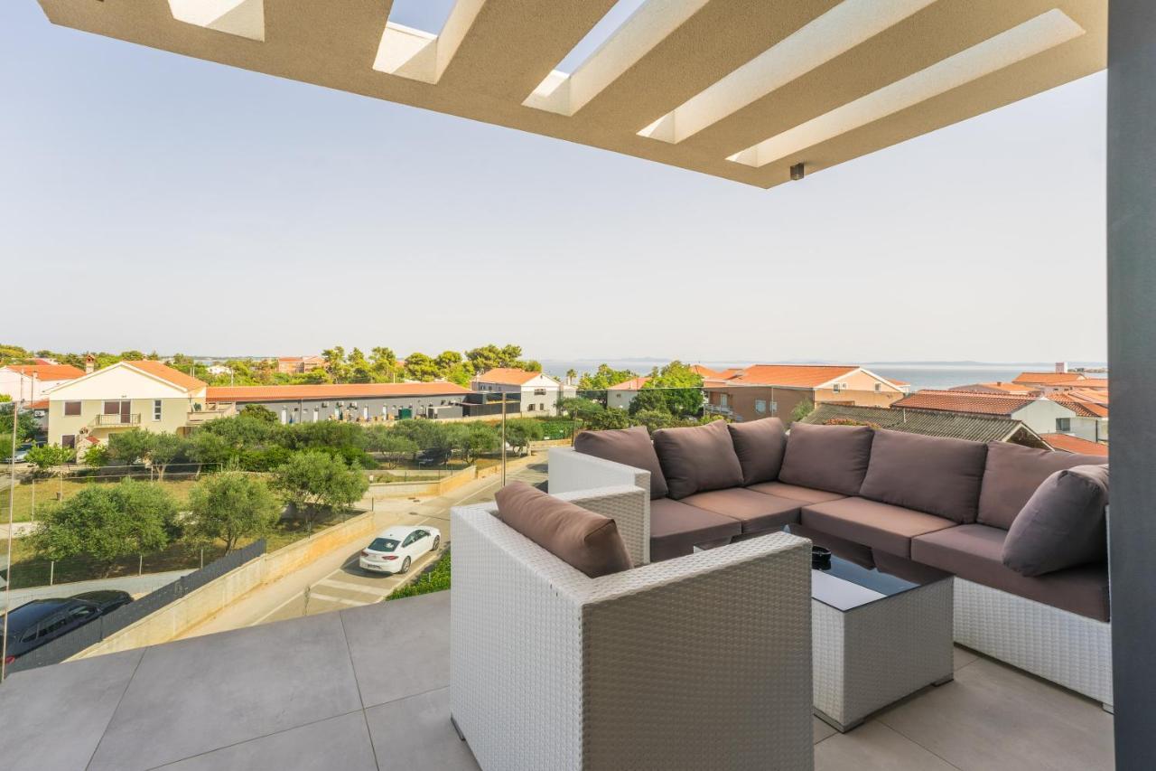Grandpalazzo Apartments Vir Bagian luar foto