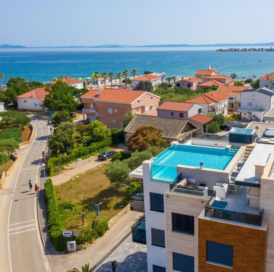 Grandpalazzo Apartments Vir Bagian luar foto