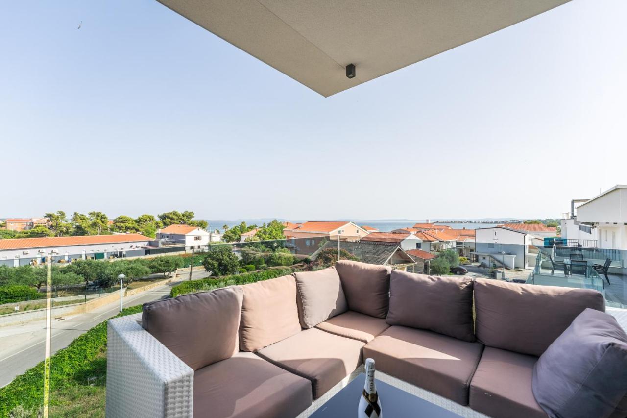 Grandpalazzo Apartments Vir Bagian luar foto