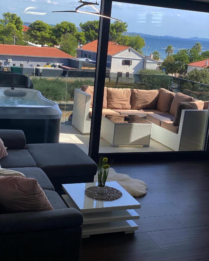 Grandpalazzo Apartments Vir Bagian luar foto