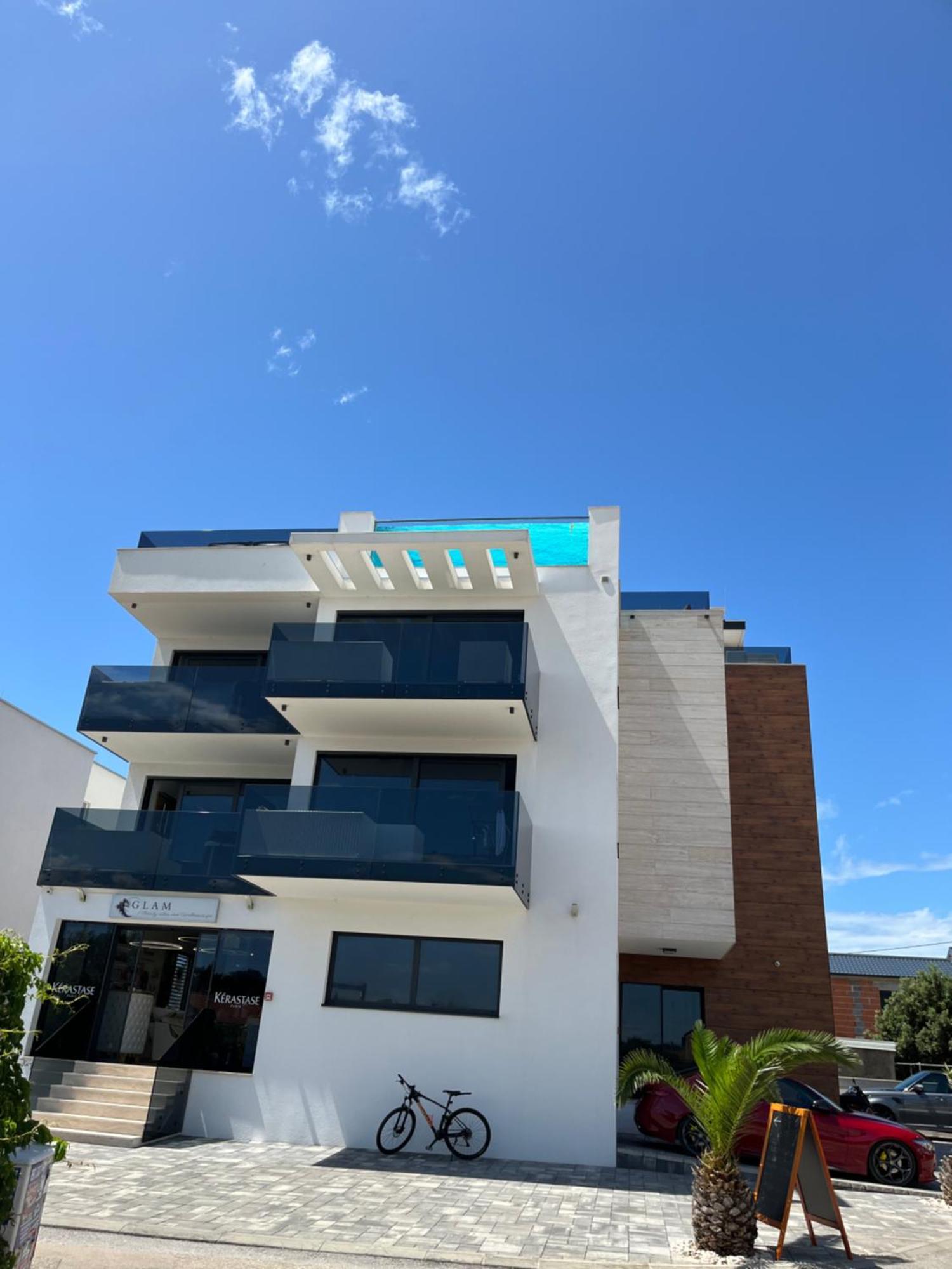 Grandpalazzo Apartments Vir Bagian luar foto