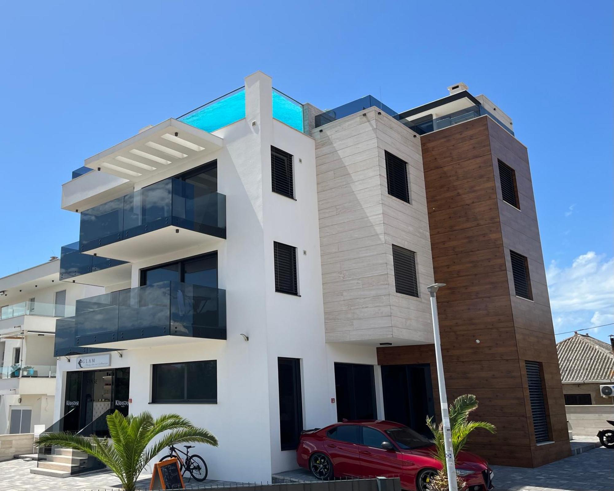 Grandpalazzo Apartments Vir Bagian luar foto