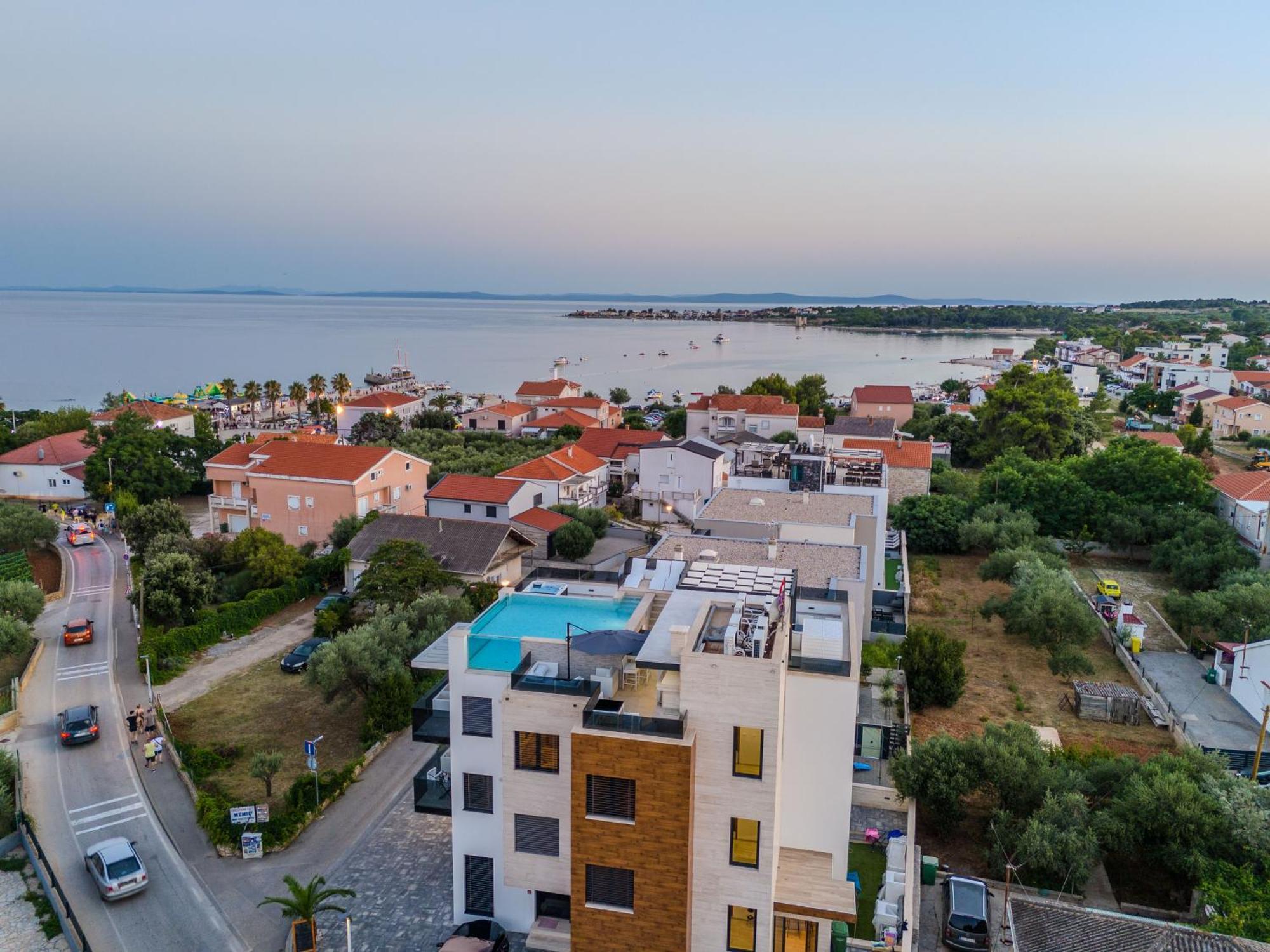 Grandpalazzo Apartments Vir Bagian luar foto