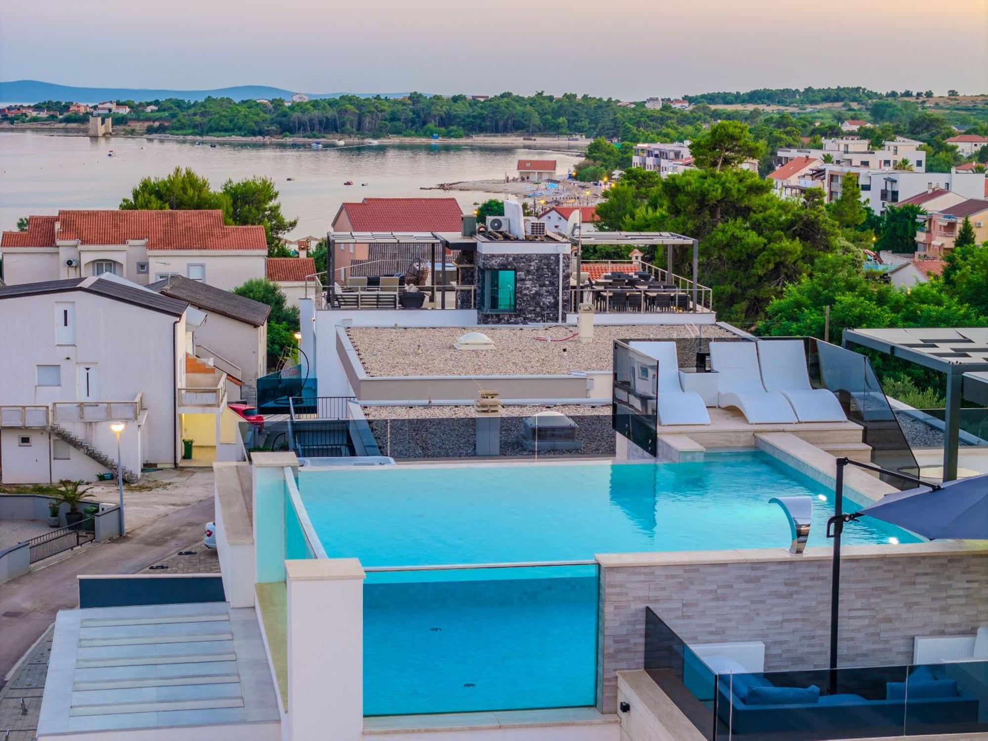 Grandpalazzo Apartments Vir Bagian luar foto