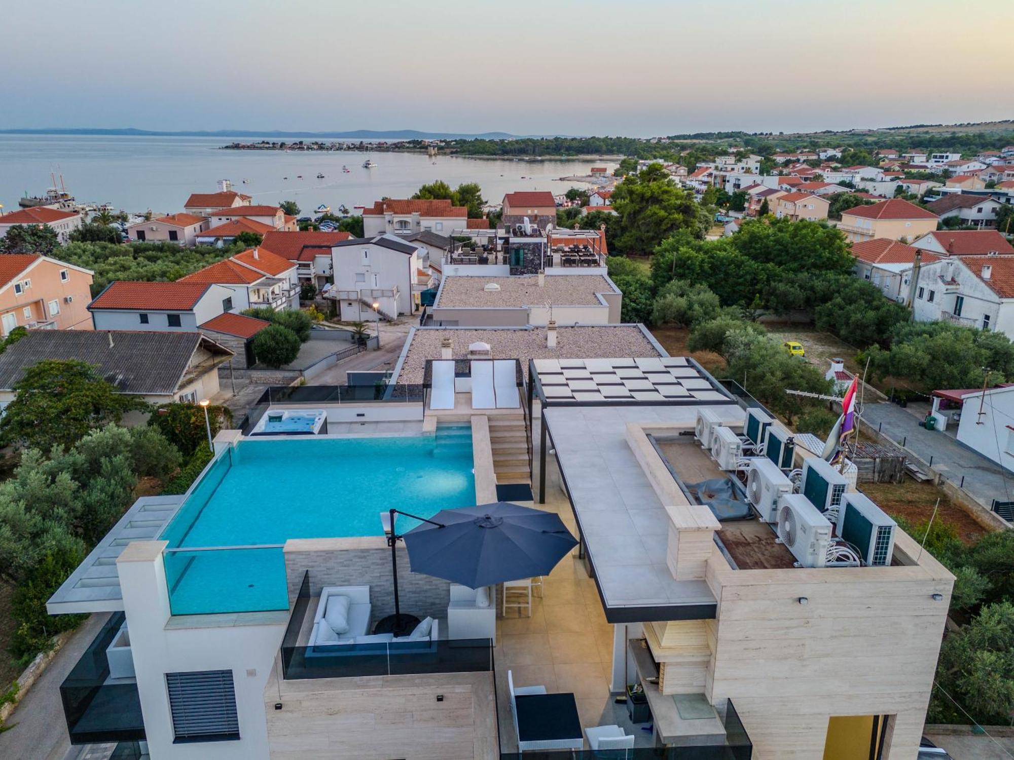 Grandpalazzo Apartments Vir Bagian luar foto